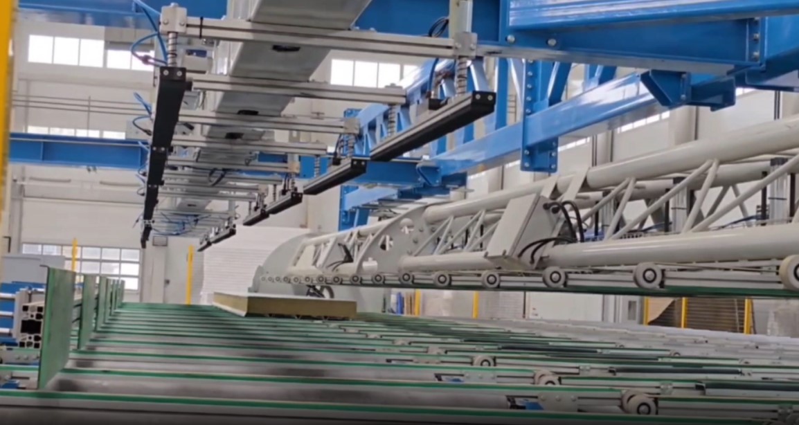 Завод по производству строительных сэндвич-панелей запустили в Можайске Завод по производству строительных сэндвич-панелей запустили в Можайске